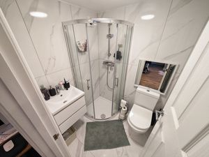 Photo 17- click for photo gallery